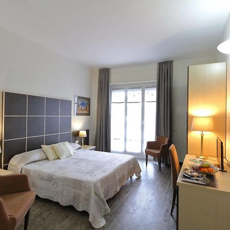 Hotel Ferrari Chiavari Luaran gambar