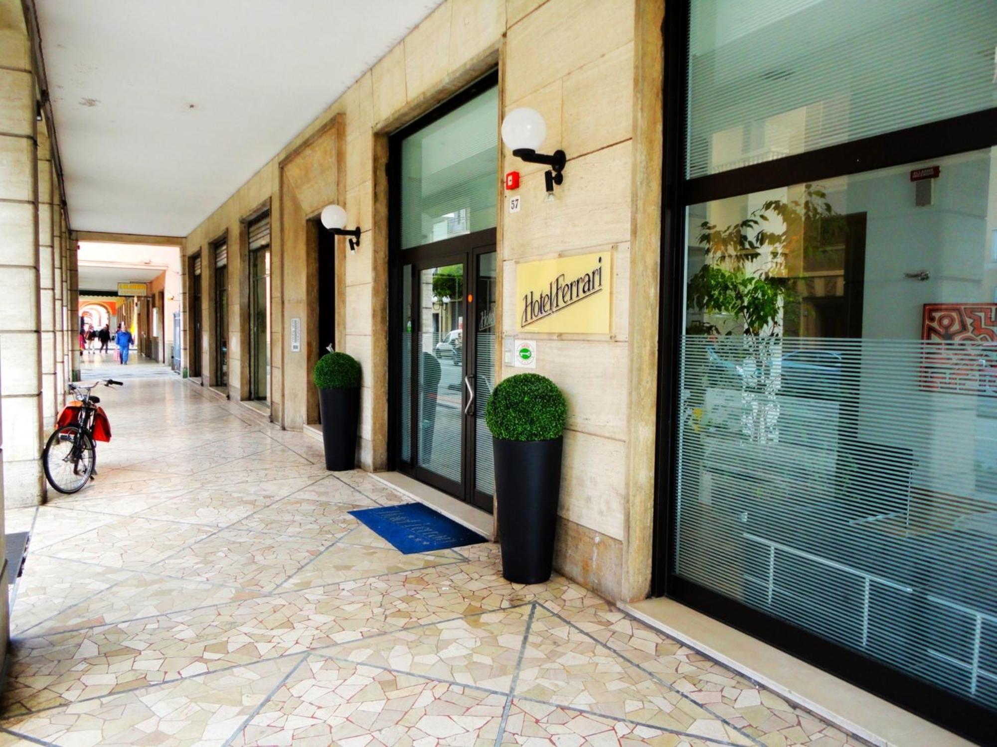 Hotel Ferrari Chiavari Luaran gambar