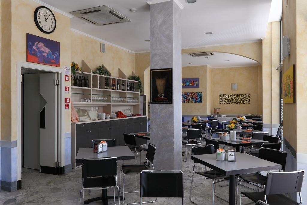 Hotel Ferrari Chiavari Luaran gambar
