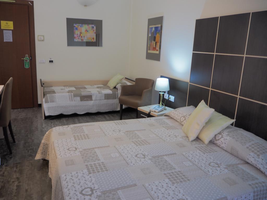 Hotel Ferrari Chiavari Luaran gambar