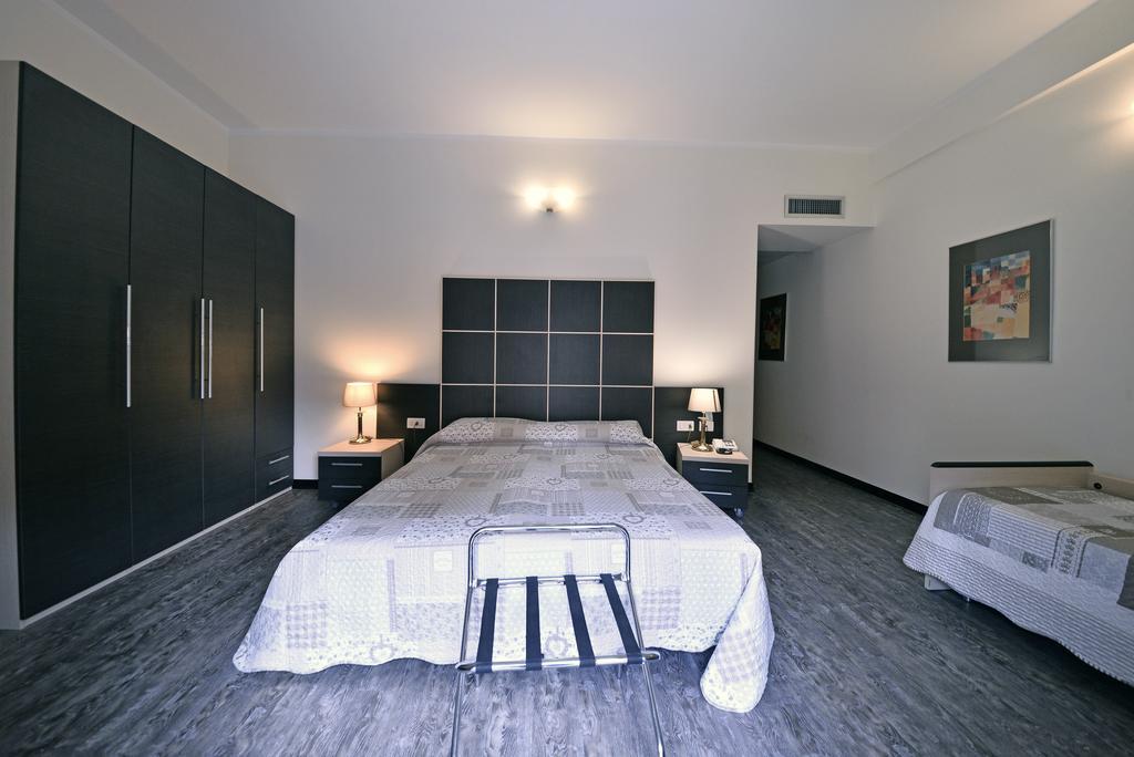 Hotel Ferrari Chiavari Luaran gambar