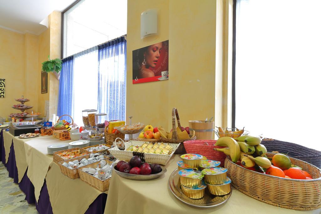 Hotel Ferrari Chiavari Luaran gambar