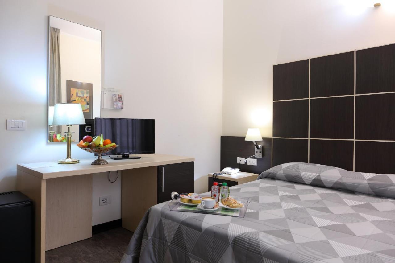 Hotel Ferrari Chiavari Luaran gambar