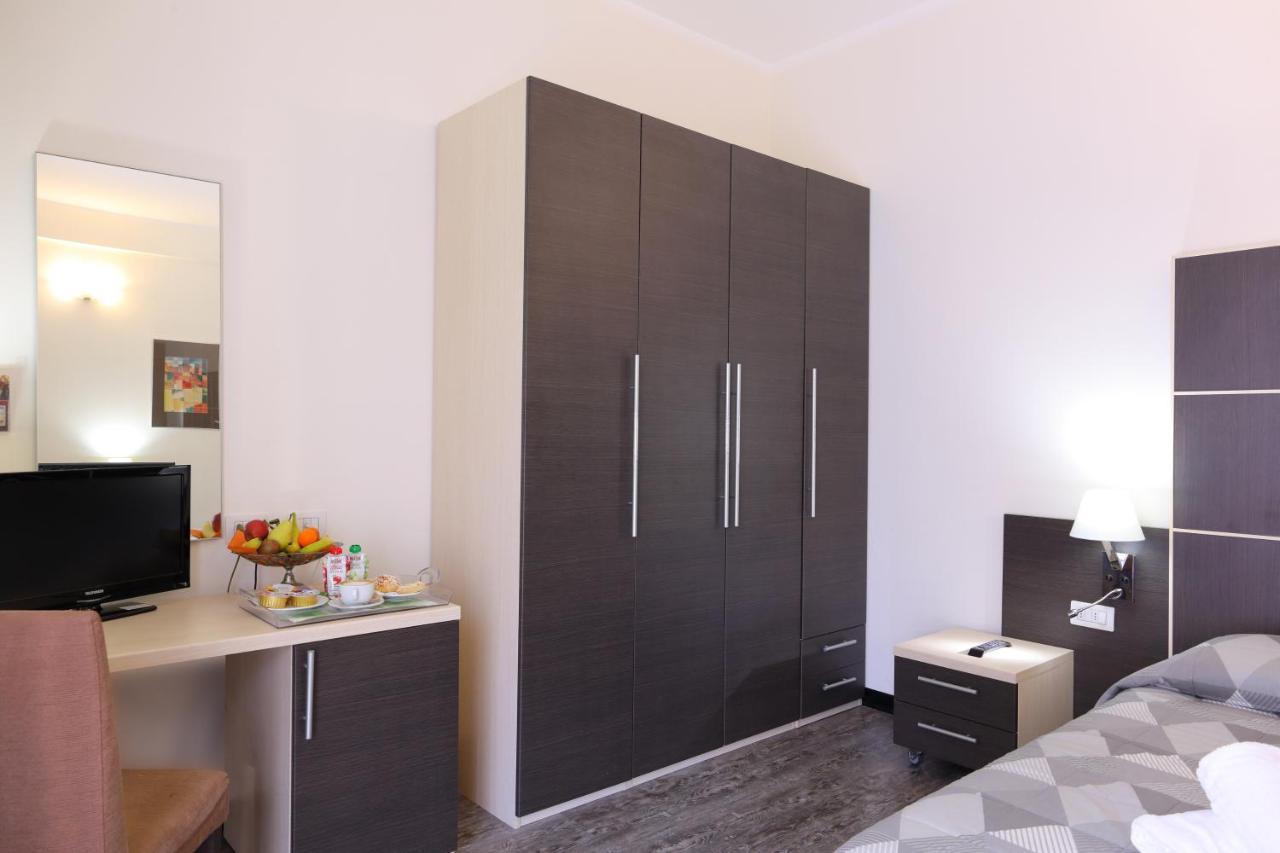 Hotel Ferrari Chiavari Luaran gambar